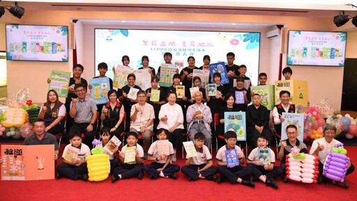 花蓮縣國中小學學生簿本靚亮發表 縣長徐榛蔚勉勵學子用心書寫