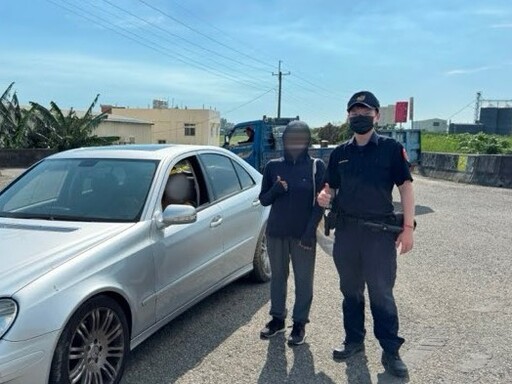 導航帶歪路! 夫妻車陷農田進退不得 警到場拖吊解圍