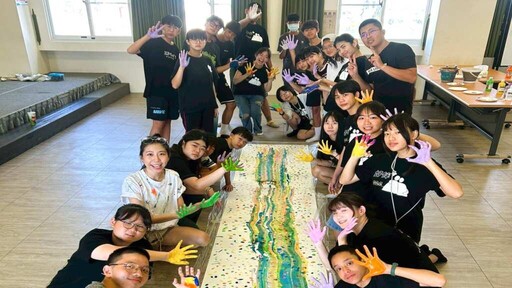 影/彰化家扶「好伴+成果會」 青少年用創作訴說成長故事