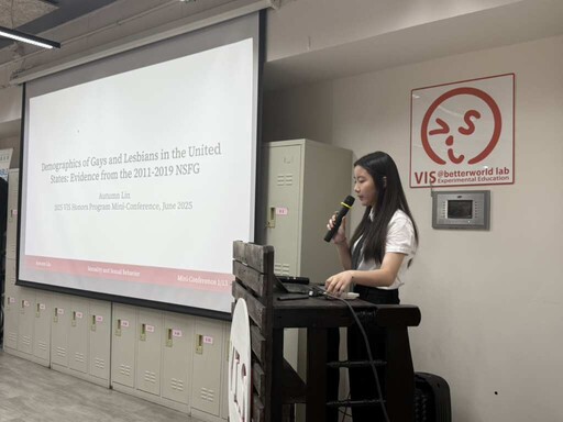 台灣學子芝加哥「一」鳴驚人 VIS高一生林曉涵 美國ASA年會論文發表優異!