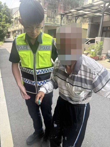 酷暑驚險 老翁獨行險中暑 警方急馳救援送返家