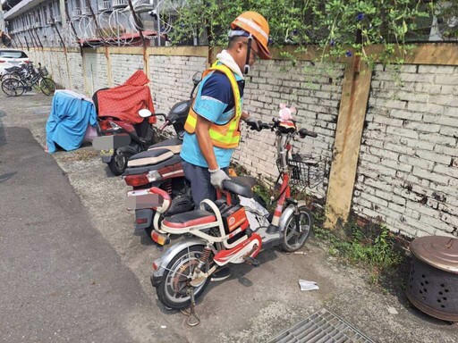 斗六警聯手清潔隊強力清道！ 驅逐路障保障用路安全