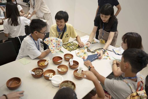 國美館首位駐館藝術家阿齊札 發表《無用物種博物館》成果