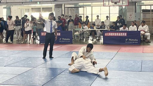 中部五縣市柔道錦標賽在彰化 王惠美縣長為選手加油