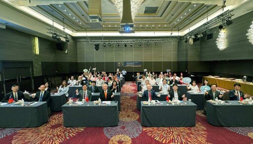 外交部政務次長吳志中出席「5G與智慧應用技職班」結訓典禮