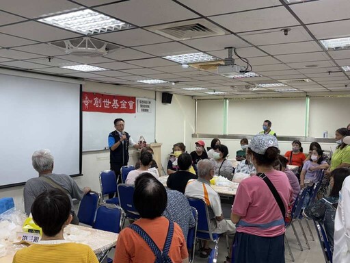 創世基金會攜手弘光科大 中秋自做月餅和樂社區