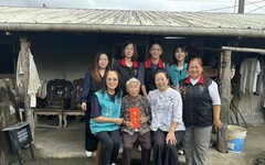 重陽節前夕 花蓮縣長徐榛蔚為百歲人瑞獻上關懷與祝福