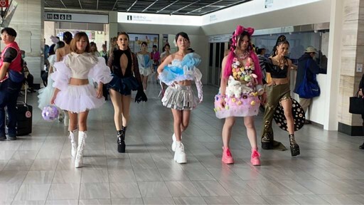 建國科大美容系驚豔彰化火車站 預告《無盡視界》畢業成果展