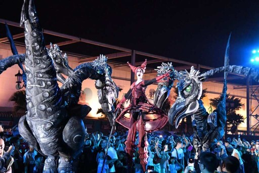 2025花蓮國際藝術節 荷蘭近距離劇院《恐龍入侵》震撼演出