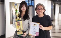將畫筆化為刺青針 大葉大學吳宸芳「貓咪藝妓」勇奪刺青冠軍