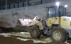 彰檢下令銷毀25萬顆芬普尼蛋 警方全程押運銷毀作業