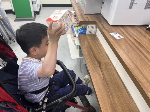 北市「鮮奶週報」暖心升級 特製小卡助學童兌換鮮奶