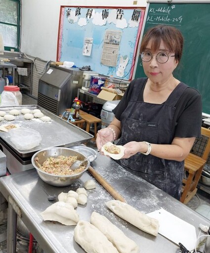 武崙國中再傳捷報 簡美芳老師與劉祐丞同學獲全國技藝教育績優殊榮