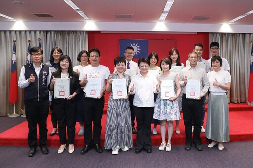 4度蟬聯全國第一！台中「閱讀教育績優」榮獲15大獎 市長親自頒獎表揚