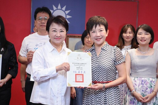 4度蟬聯全國第一!台中「閱讀教育績優」榮獲15大獎 市長親自頒獎表揚