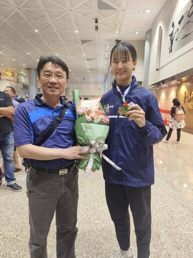 桃園之光 平鎮國中巫少妍三連⾦封后 勇奪世界青少年跆拳錦標賽⾦牌