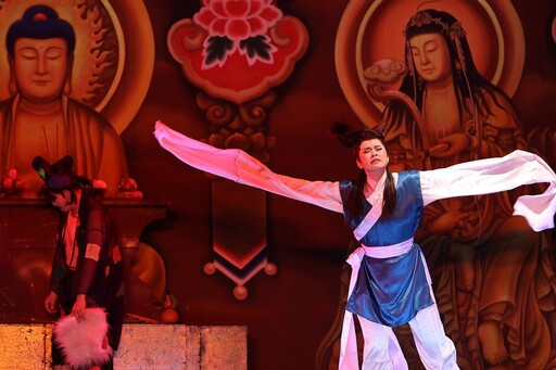 中市傳藝巡演場場精彩! 明華園總團大安濱海首演 近3,000人共享好戲