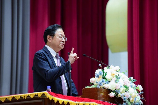 中原大學第67屆畢業典禮盛大舉行 期勉畢業生以全人精神走向世界