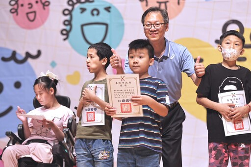基隆特殊教育美術比賽溫馨頒獎 邱佩琳勉勵學生勇敢創作發光發熱