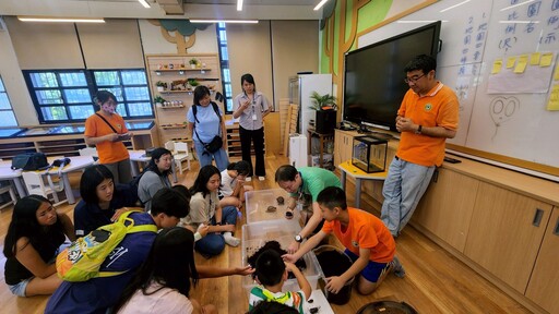 藍染、美食、闖關遊戲 基隆學生帶美國學伴體驗台灣文化