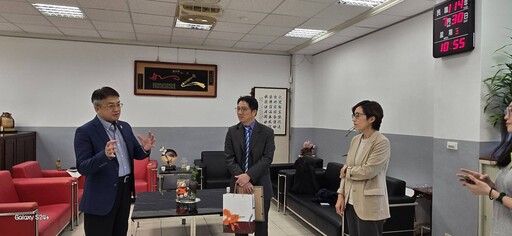 回饋母校!陳國青捐贈西門子旗艦軟體 助大安高工培育數位人才