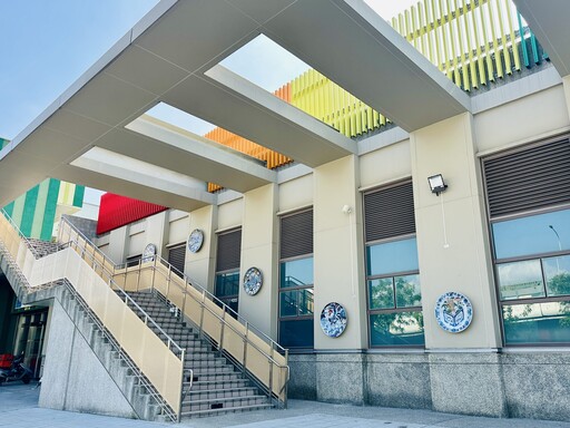 臺荷工藝師聯手創作 環南市場公共藝術《紫氣東來》亮相