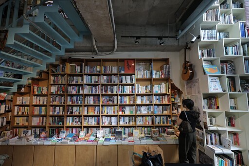 基隆「書洞市集」登場 謝國樑肯定見書店深耕文化