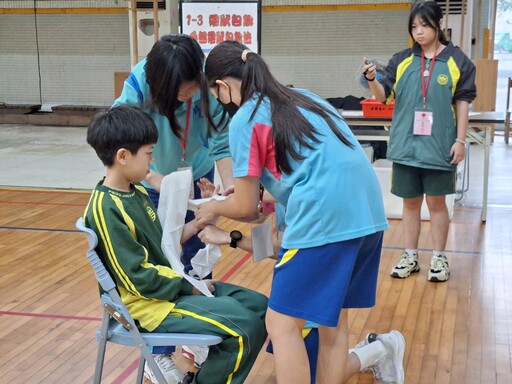 90 位學生變身救護小尖兵!「計分安妮」首度上場助攻精準訓練