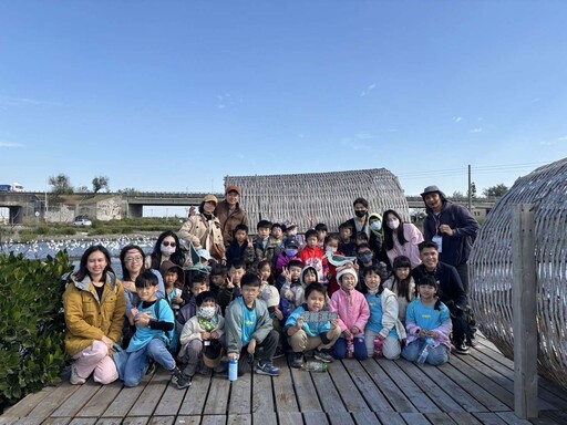 崙背鄉陽明國小師生來訪濕地 體驗口湖農業永續智慧