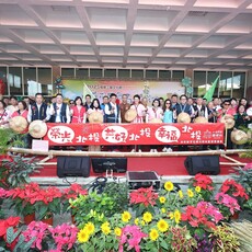 「馬稻成功」草屯稻草工藝文化節熱鬧開幕 巨無霸「扁擔王」挑戰金氏世界紀錄