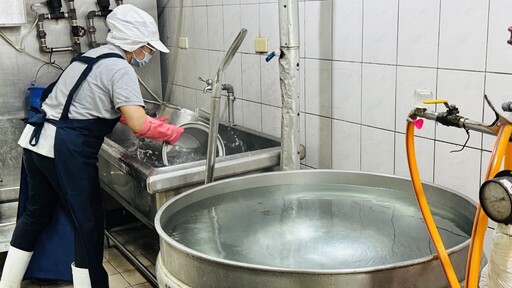 油污威脅校園用水!基市府日夜採檢、派水車應變 確保師生飲水安全