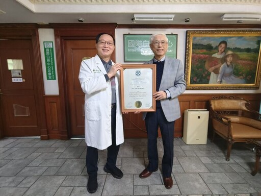 曹賜斌醫師獲頒2023奧地利史懷哲國際基金會「醫學科學藝術新創獎章」殊榮