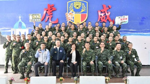 王惠美成功嶺探視首批一年義務役 關心入營彰化子弟兵
