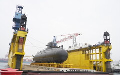 台船公司推進潛艦國造 成功完成海鯤軍艦的浮船測試