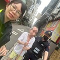 【有影】中市警民攜手！7旬翁拄柺迷途 熱心民眾及警察助返家