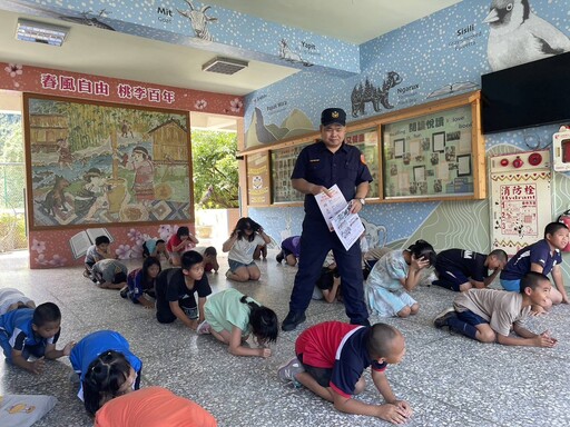 和平分局於轄區萬安47號演習嚴謹宣導、偏鄉地區學童認真學習防空避難