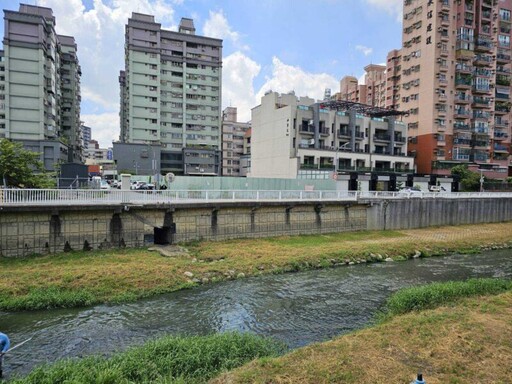 連日高溫 水利局協調農水署補注灌溉水改善鳳山溪水質