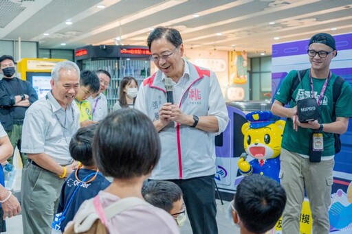 桃捷Let’s Go巧虎彩繪列車啟航 邀家扶中心孩童開箱氣氛熱鬧