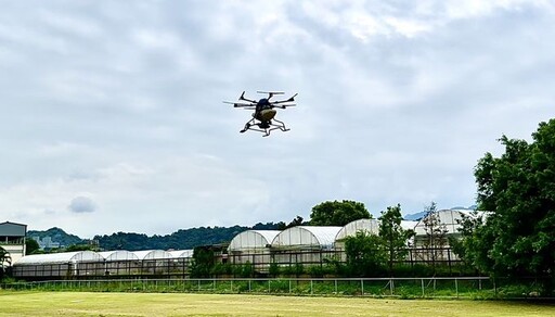 無人機撒佈入侵紅火蟻防治餌劑示範 精確且便捷