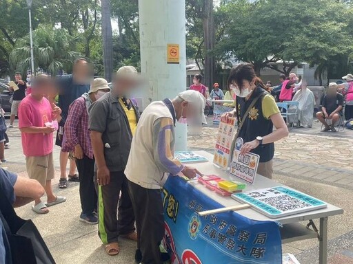 中秋節慶送暖 桃市府結合民間機構辦理關懷街友活動