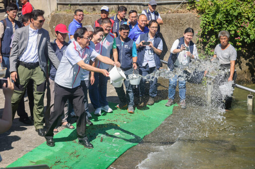 石門水庫魚苗放流活動 學童參與具教育與自然生態保育意義