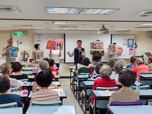 西區公所深入長青學苑 積極推動長者交安宣導