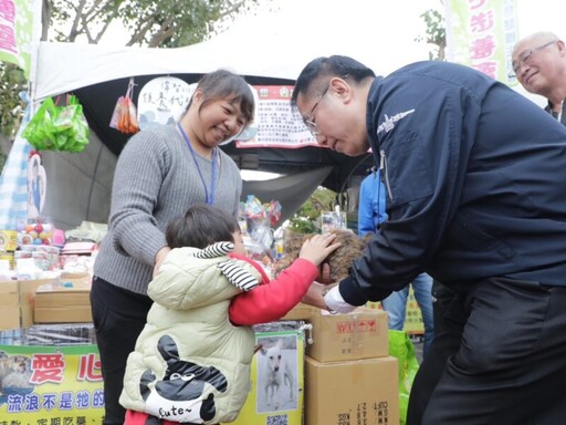 臺南行春黃偉哲市長現身安平「讓愛不流浪」攜手民團幫浪浪找新家