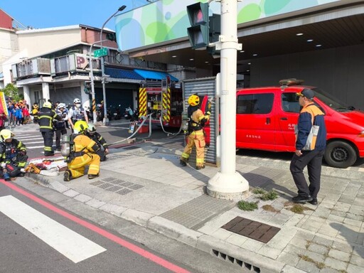 高雄市消防局聯合長照機構大規模消防演練