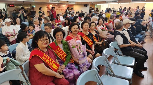 慈心春暉 暖心傳情 中市西區模範母親表揚溫馨登場