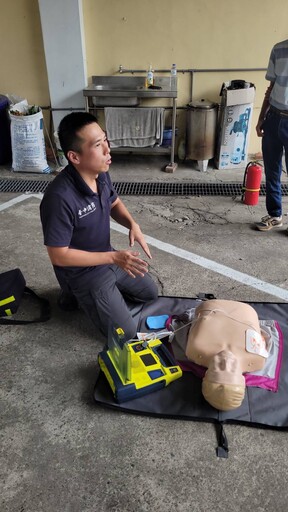 烏日警聯手消防推防災演練 CPR與鋰電池火警應變實作強化社區韌性