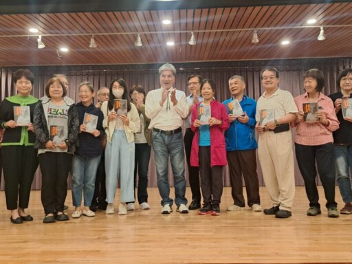 李鴻源在大墩文化中心演講廳以《對地球布施》為題舉行專題演講