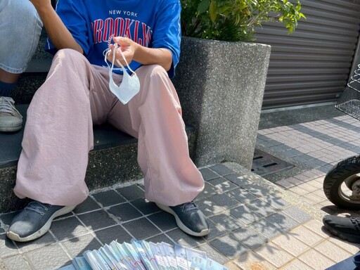 中警五分局逮獲誤入求職詐騙淪車手 補教師被逮