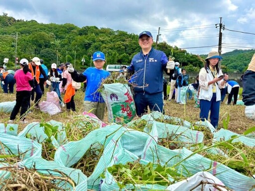 小花蔓澤蘭每公斤8元收購 桃市府農業局除蔓護生態計畫