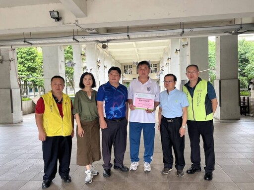 救國團新北市團委會關懷行動 慰問三峽國中車禍受傷學生